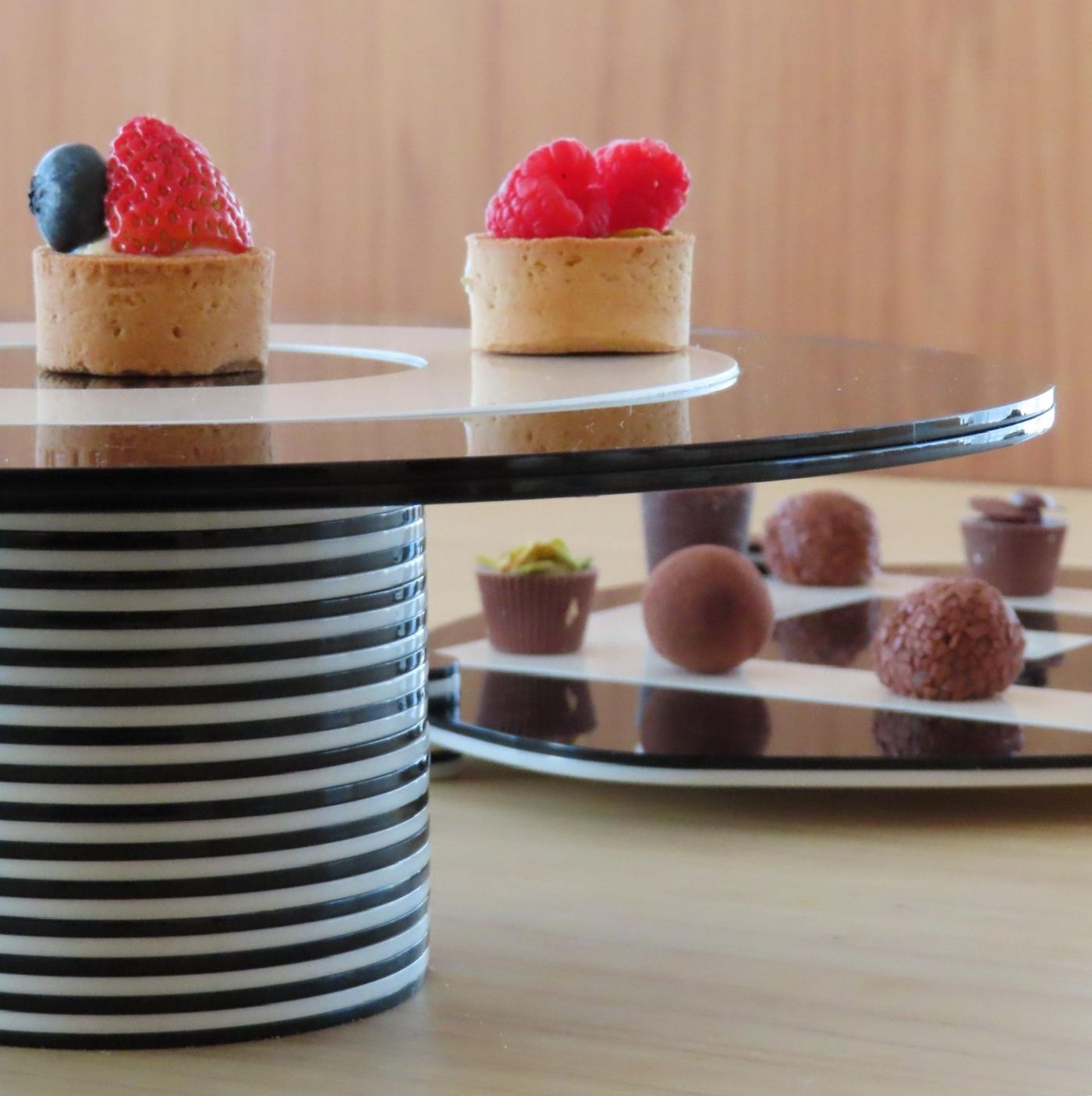 Cake Stripes Black