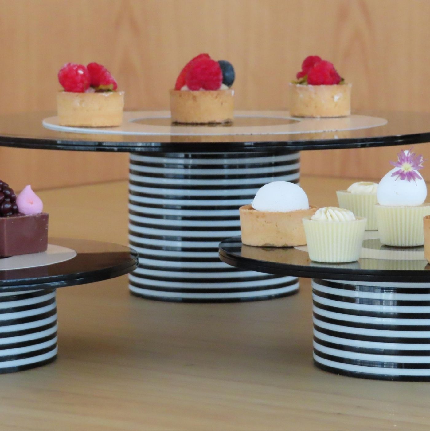 Cake Stripes Black